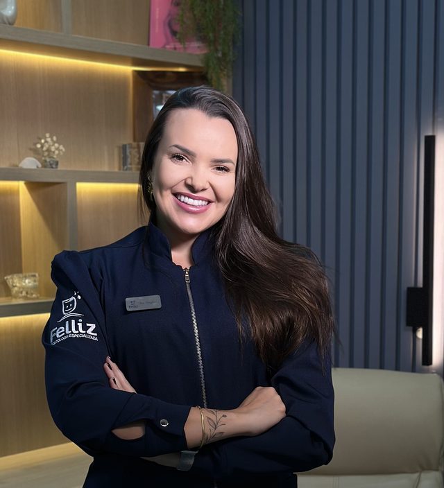 Dra. Angélica Pedreira no consultório da Felliz
